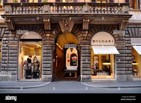 burberry roma via dei condotti|burberry sito ufficiale italia.